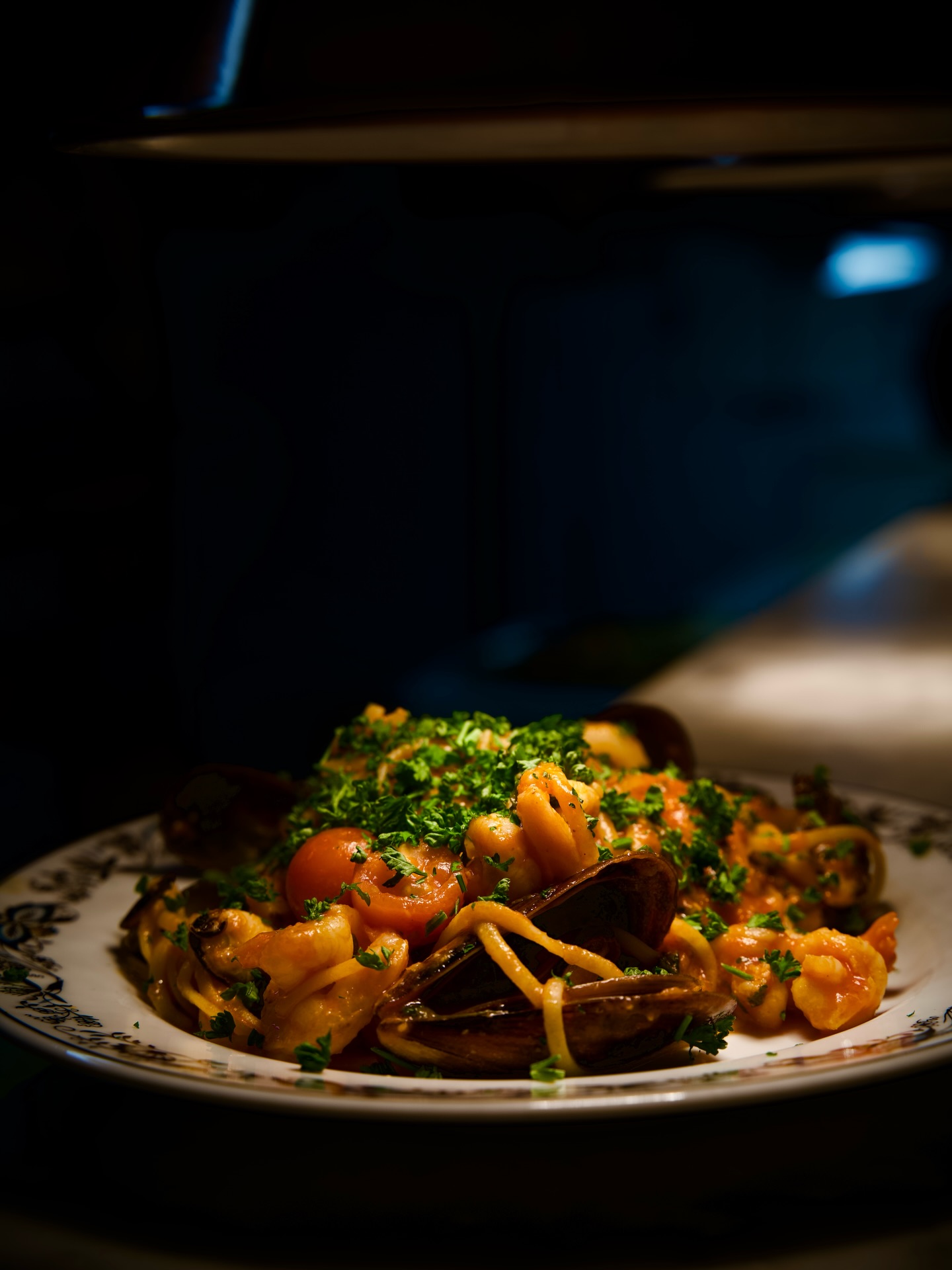 Pastarätt i varm restaurangmiljö